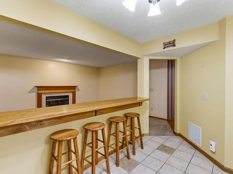 3694 STUNSAIL Lane , Columbus, OH 43221 Photo 15