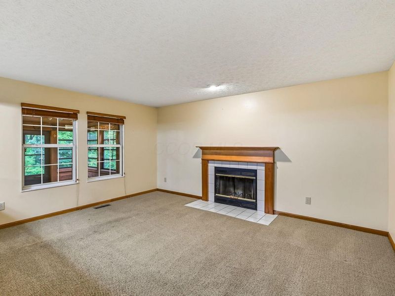 3694 STUNSAIL Lane , Columbus, OH 43221 Photo 16