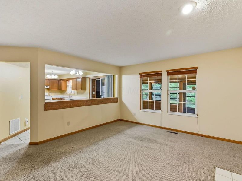 3694 STUNSAIL Lane , Columbus, OH 43221 Photo 17