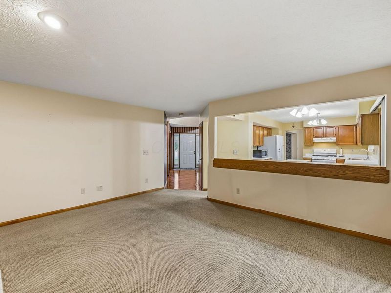 3694 STUNSAIL Lane , Columbus, OH 43221 Photo 18