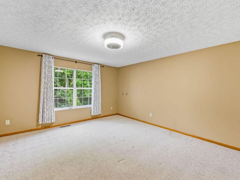 3694 STUNSAIL Lane , Columbus, OH 43221 Photo 30