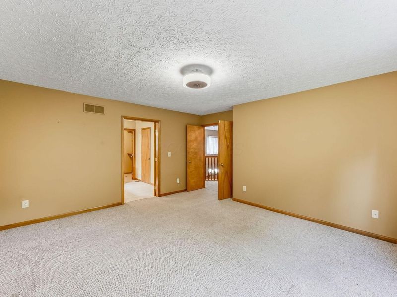 3694 STUNSAIL Lane , Columbus, OH 43221 Photo 31