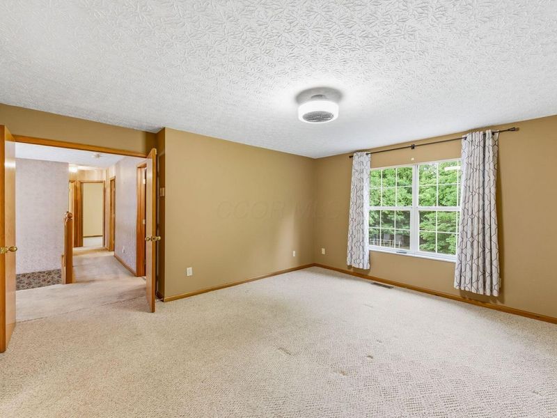 3694 STUNSAIL Lane , Columbus, OH 43221 Photo 32