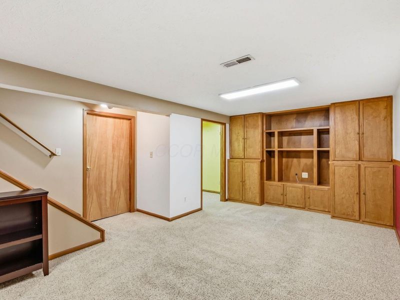 3694 STUNSAIL Lane , Columbus, OH 43221 Photo 46