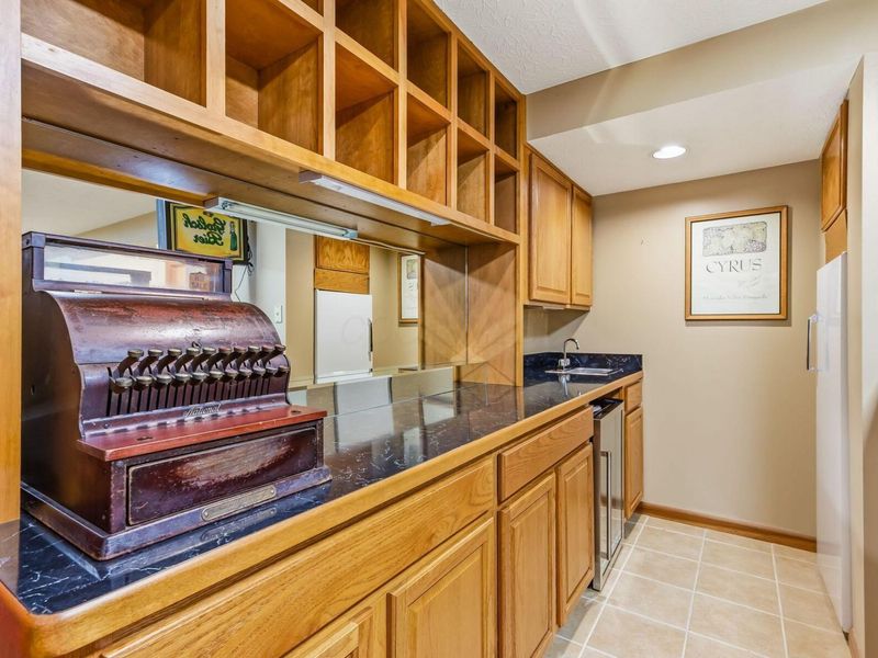 3694 STUNSAIL Lane , Columbus, OH 43221 Photo 48