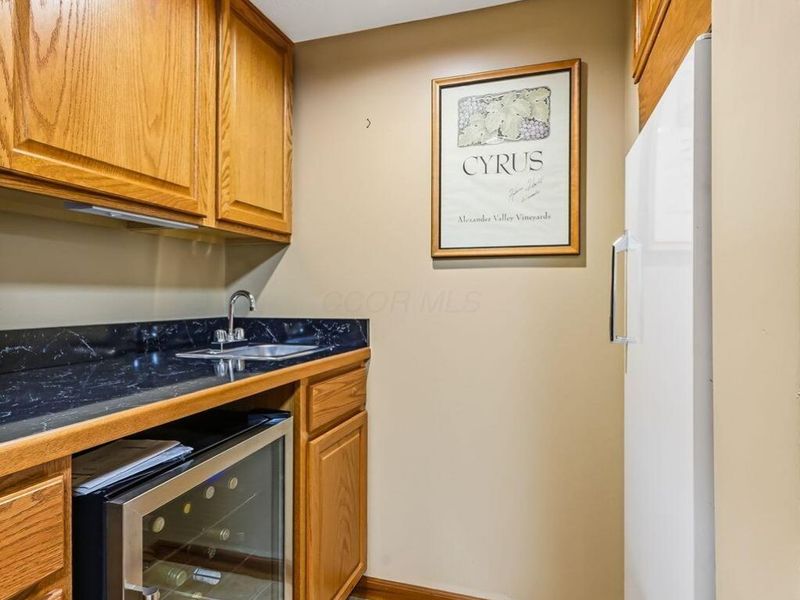 3694 STUNSAIL Lane , Columbus, OH 43221 Photo 49