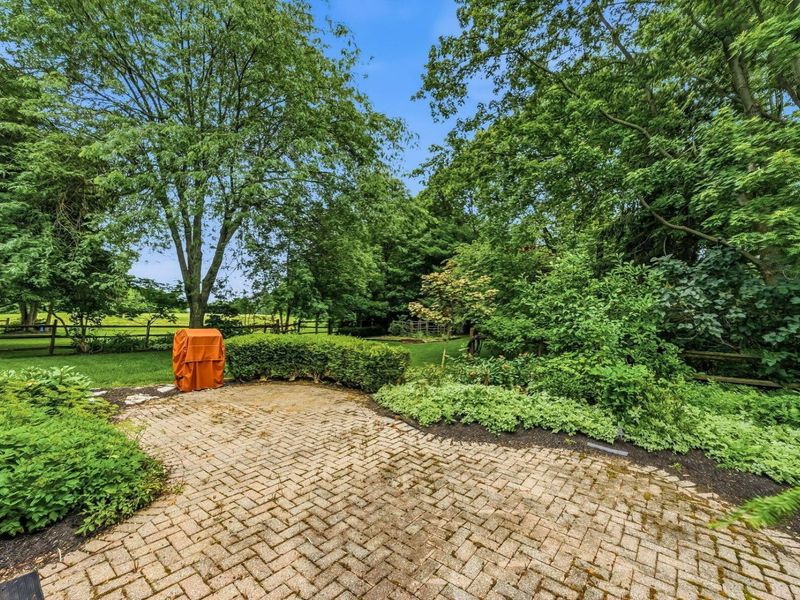 3694 STUNSAIL Lane , Columbus, OH 43221 Photo 57