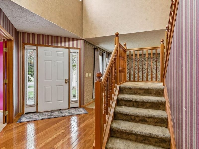 3694 STUNSAIL Lane , Columbus, OH 43221 Photo 6
