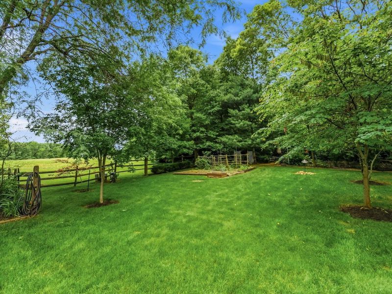 3694 STUNSAIL Lane , Columbus, OH 43221 Photo 62