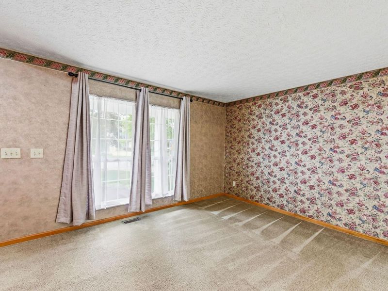 3694 STUNSAIL Lane , Columbus, OH 43221 Photo 8