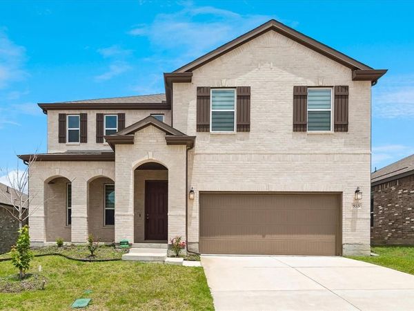 933 Brock Drive, Aubrey, TX 76227