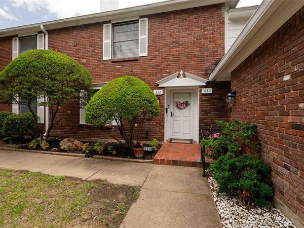 836 Chateau Valee Circle, Bedford, TX 76022