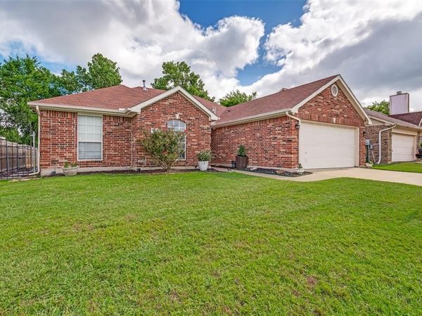 1118 Germany Drive , Cedar Hill, TX 75104