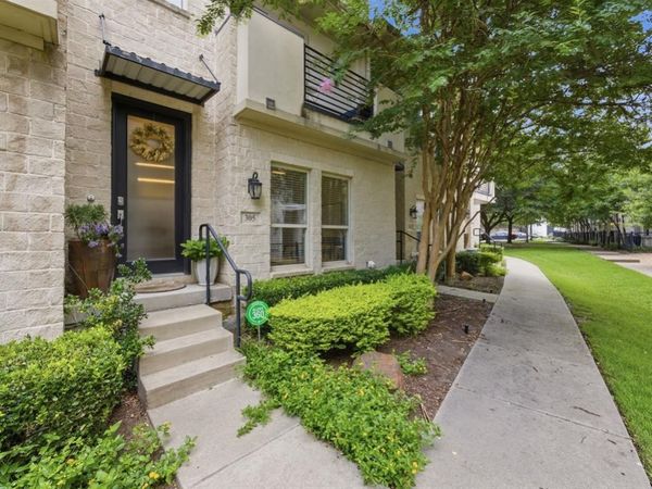 7333 Valley View Lane, Unit 305, Dallas, TX 75240