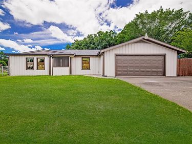 5700 Lenore Street, Fort Worth, TX 76134