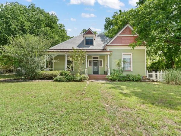 320 E Franklin Street, Hillsboro, TX 76645