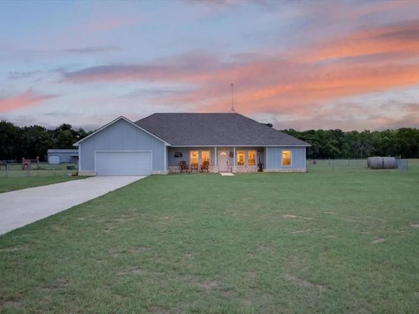 498 Dexter Lane, Poolville, TX 76487