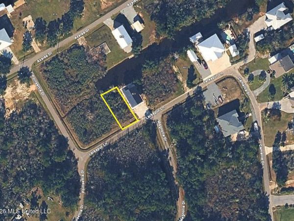 821 Larkspur , Bay Saint Louis, MS 39520