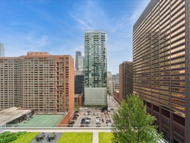 Unit 1208, Chicago, IL 60611