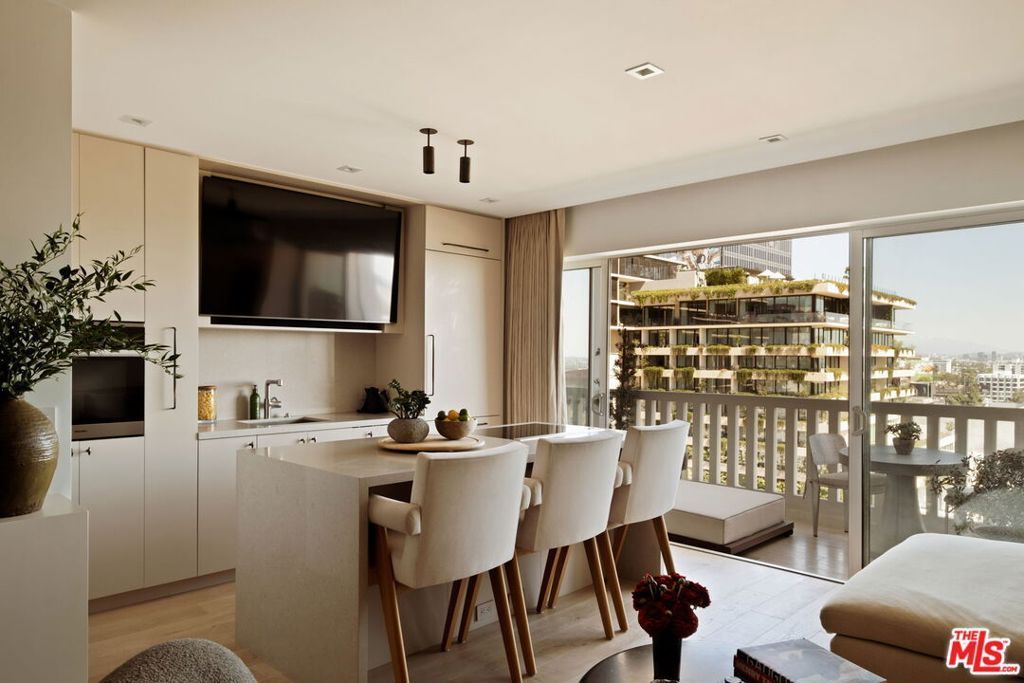 999 N Doheny Drive , Unit 807, West Hollywood, CA 90069 Main Photo