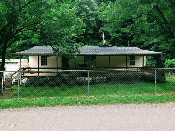 5173 Indian Creek Road, Bee, VA 24217