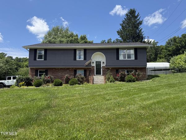 602 Northeast Liberty Lane, Wise, VA 24293