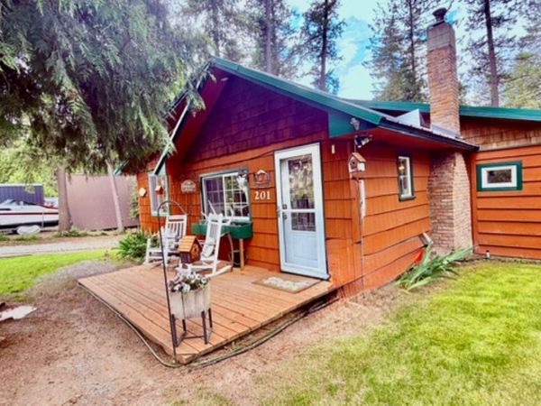 201 Fir Ln, Newport, WA 99156
