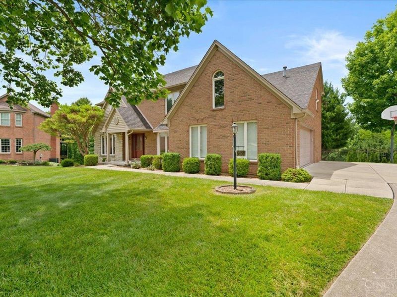 6459 Sherrybrook Drive, Green Township, OH 45248 Photo 2