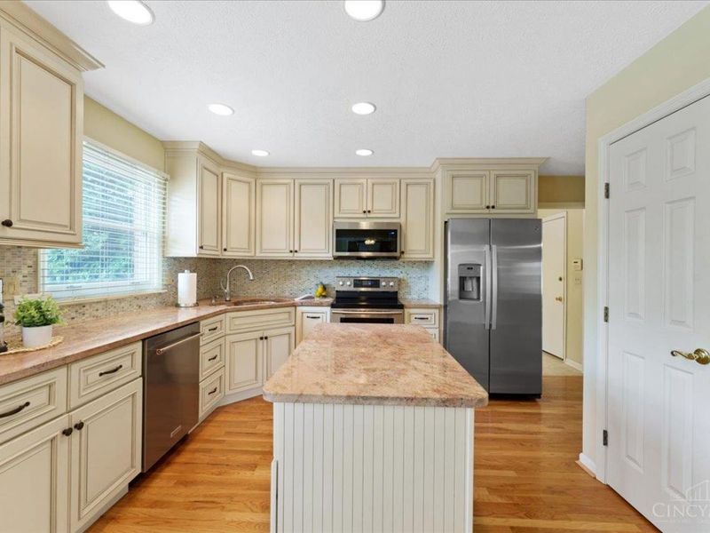 6459 Sherrybrook Drive, Green Township, OH 45248 Photo 8
