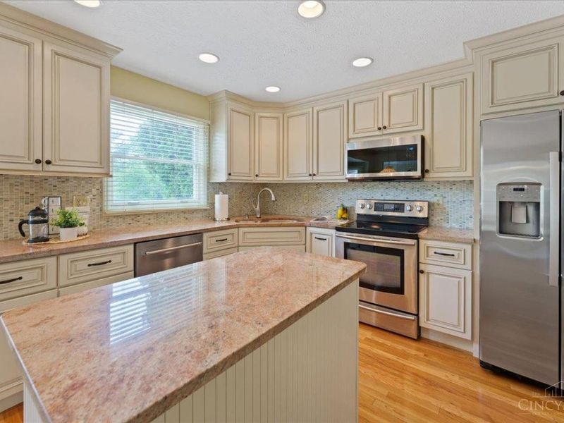 6459 Sherrybrook Drive, Green Township, OH 45248 Photo 9