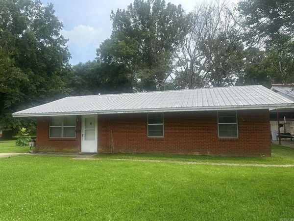 709 W Parker St , Hamburg, AR 71646