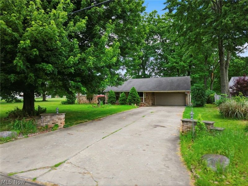 1627 Yolanda Drive, Youngstown, OH 44511 Photo 2
