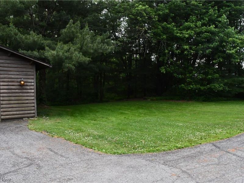 10566 Clapsaddle Avenue NE, Alliance, OH 44601 Photo 17