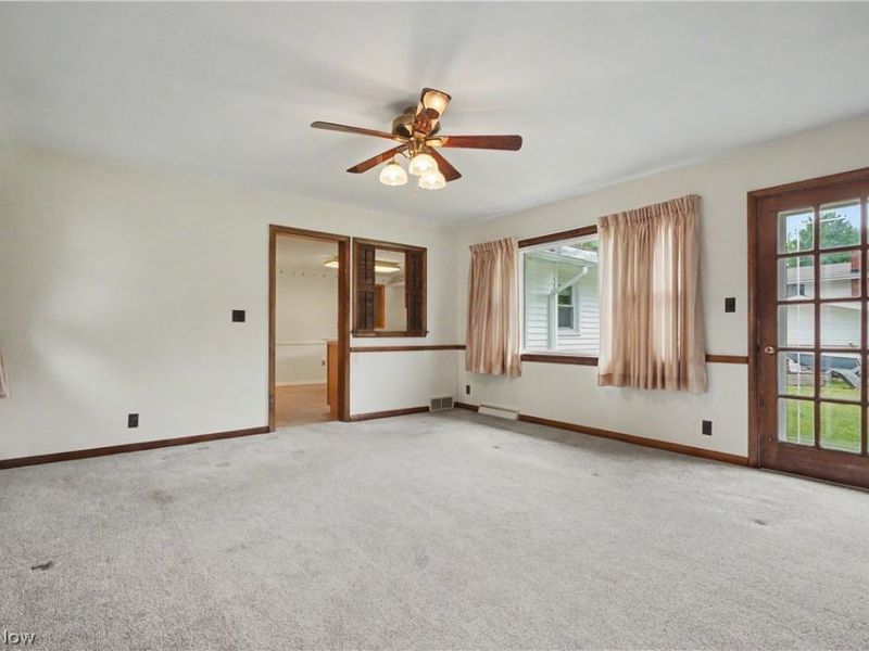1974 Silver Fox Lane NE, Warren, OH 44484 Photo 12