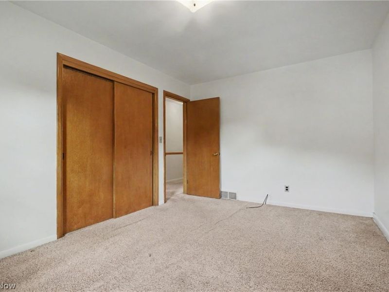 1974 Silver Fox Lane NE, Warren, OH 44484 Photo 13