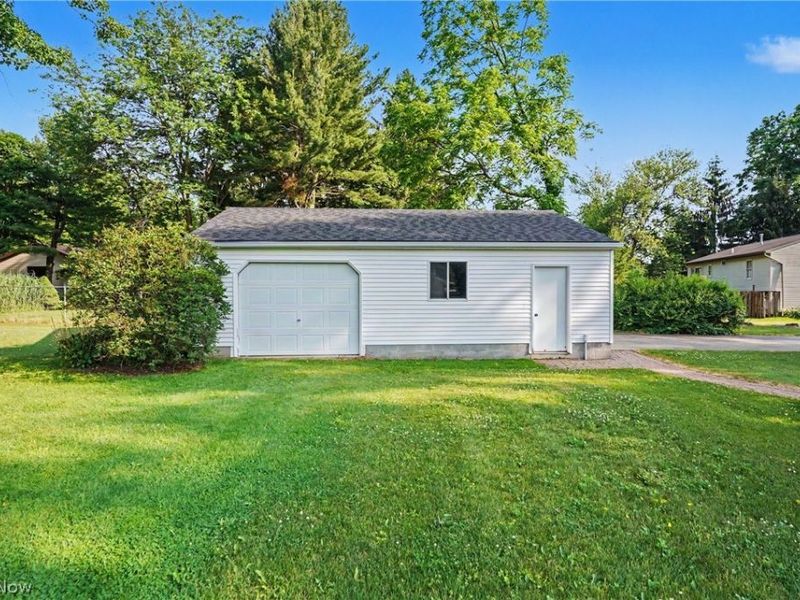 1974 Silver Fox Lane NE, Warren, OH 44484 Photo 29