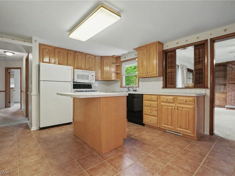 1974 Silver Fox Lane NE, Warren, OH 44484 Photo 5