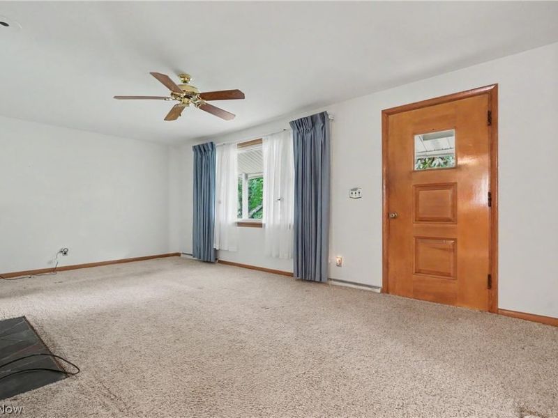 1974 Silver Fox Lane NE, Warren, OH 44484 Photo 9