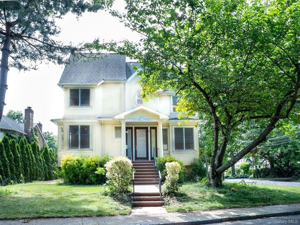 11 Willow Lane , Great Neck, NY 11023