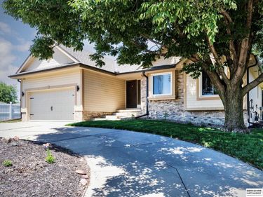 15512 Corby Street, Omaha, NE 68116