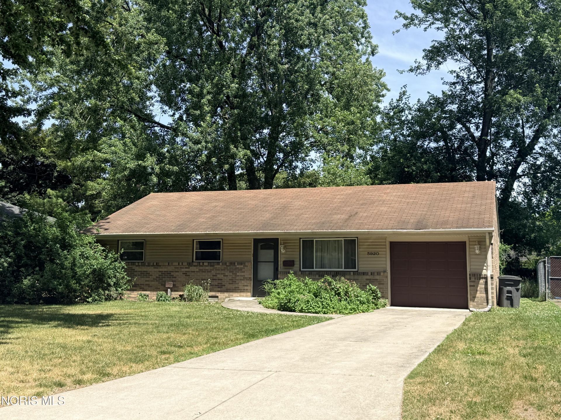5920 Malden Avenue, Toledo, OH 43623 Main Photo