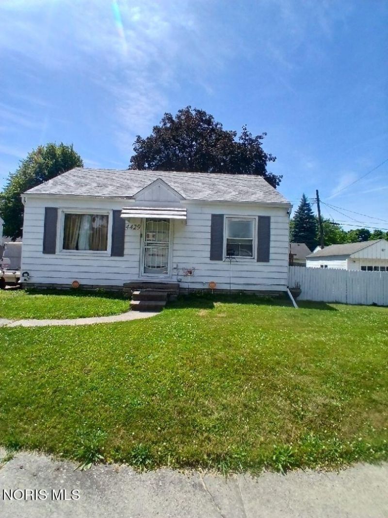 4429 Packard Road, Toledo, OH 43612 Main Photo