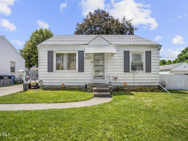 4429 Packard Road, Toledo, OH 43612