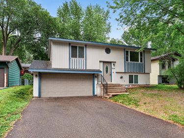 10541 Unity Street NW, Coon Rapids, MN 55433
