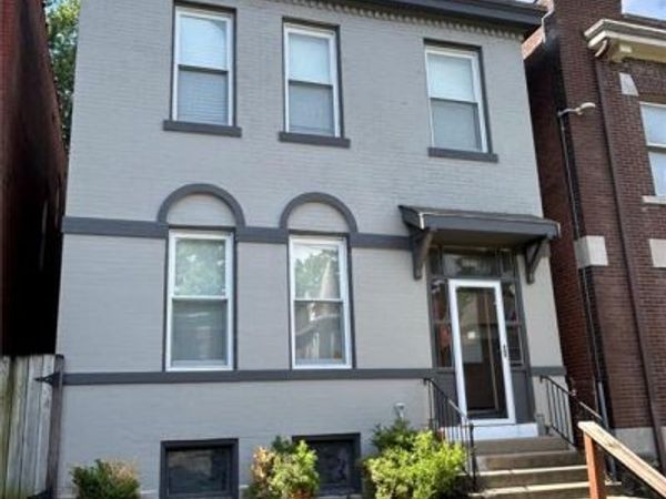 3648 Russell Boulevard, St Louis, MO 63110