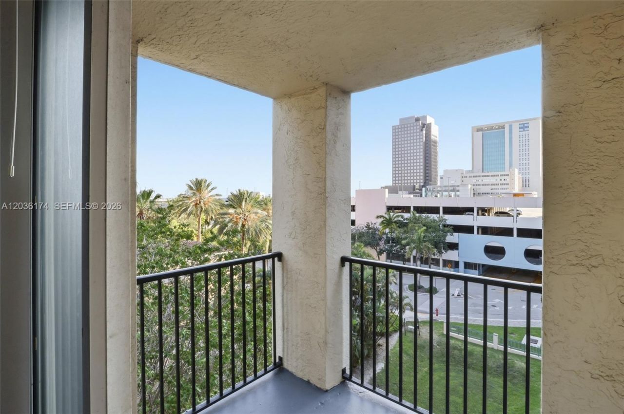 520 SE 5th Ave, Unit 2403, Fort Lauderdale, FL 33301 Photo