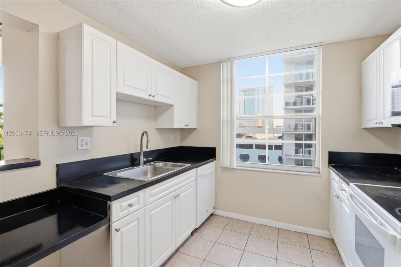520 SE 5th Ave, Unit 2403, Fort Lauderdale, FL 33301 Photo