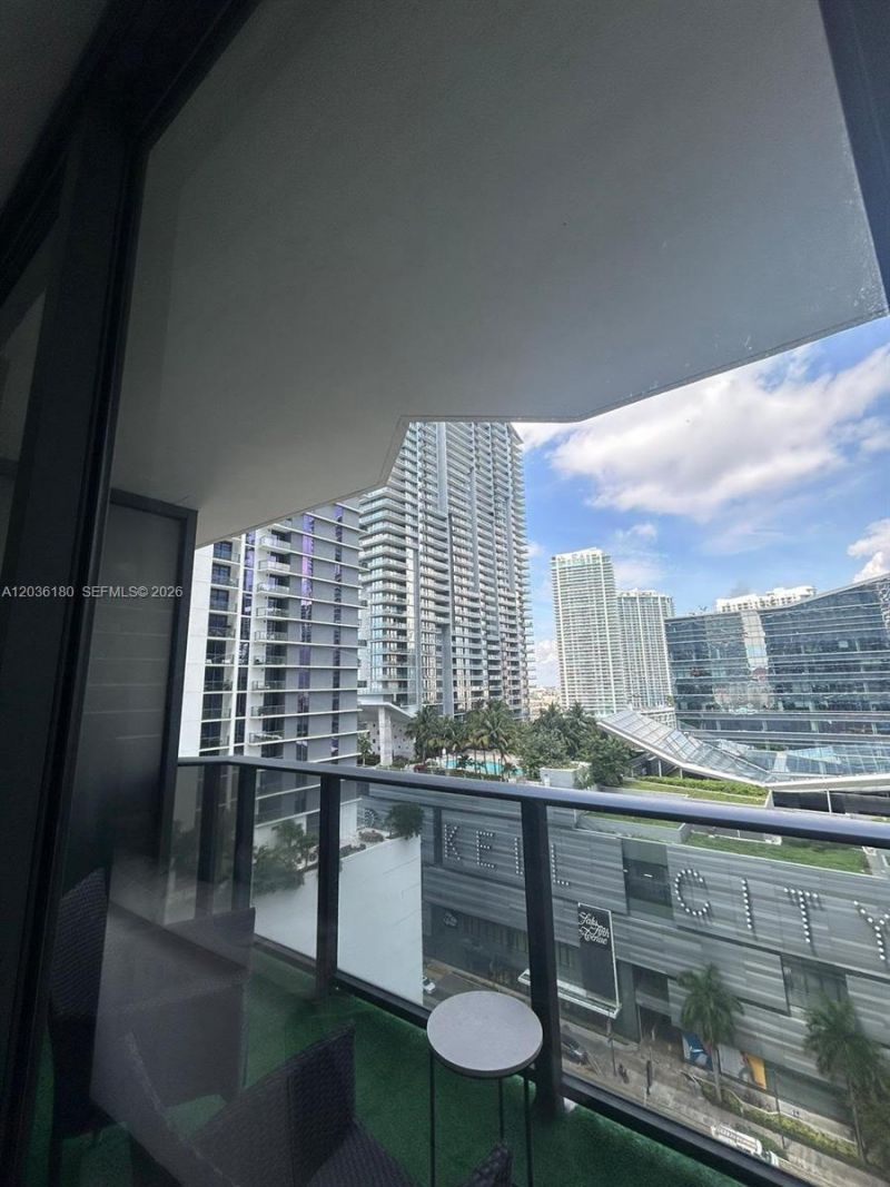 45 SW 9th St , Unit 1409, Miami, FL 33130 Photo
