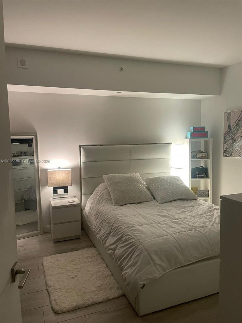 45 SW 9th St , Unit 1409, Miami, FL 33130 Photo