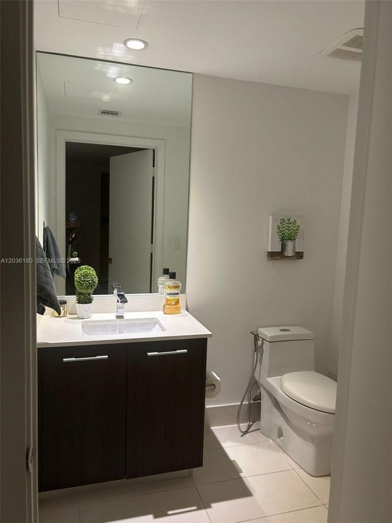 45 SW 9th St , Unit 1409, Miami, FL 33130 Photo